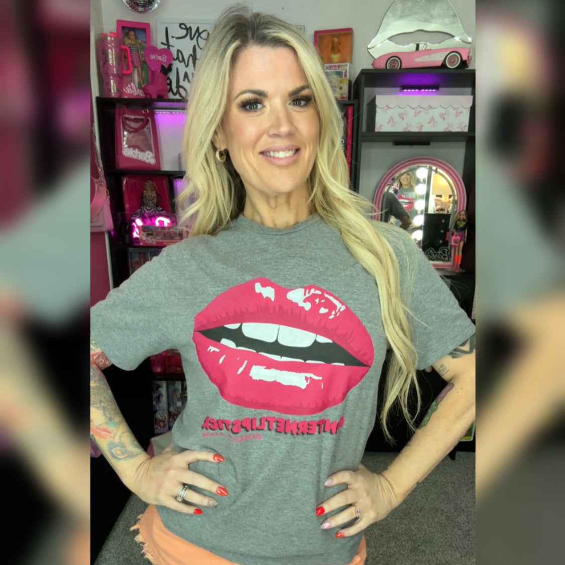 INTERNETLIPSTICK WITH LIPS